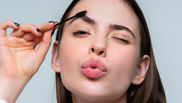 ریمل ابرو چیست؟ و طرز استفاده از آن