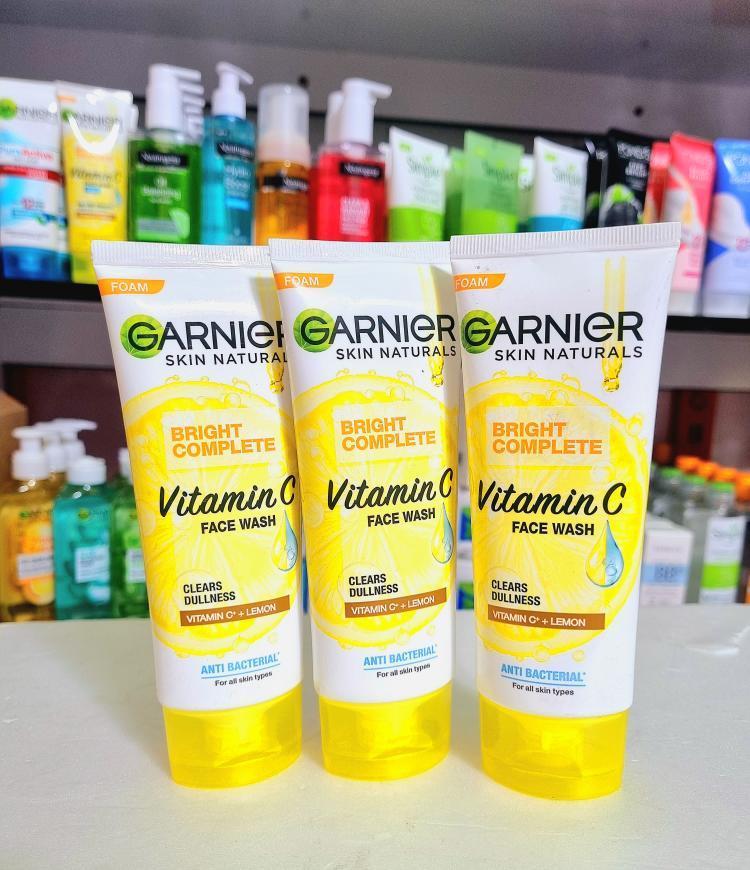 ژل شستشو صورت گارنیر مدل Vitamin C حجم 100 میل